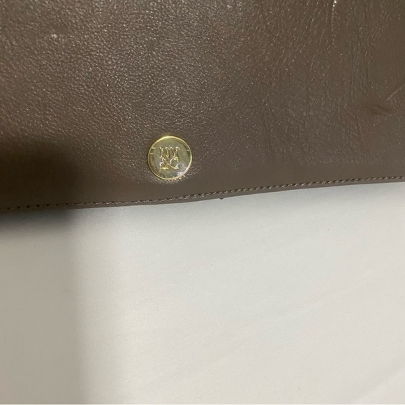 New York & Co Faux Leather Large Brown Clutch, Credit Card Slots & Can Hold IPad - Picture 5 of 12